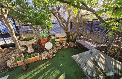 Artists Colony Ski Chalet | בקתה אברהם