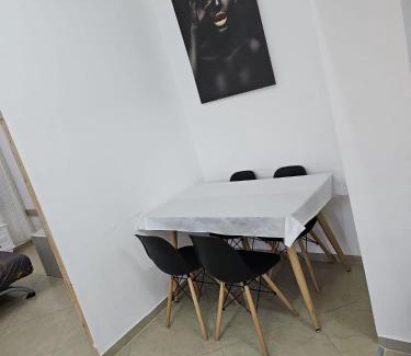 Artists Colony Ski Chalet | בקתה אברהם