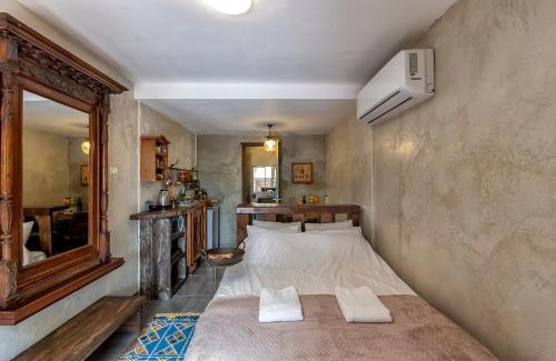 Sapir Cabin | הבית החום יחידת אירוח לזוגות ומטיילים בערבה