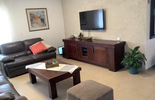 Shlomi House | וילה נוף הרים שלומי