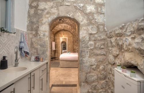 Artists Colony Hotel | קשתות - מתחם אבן בצפת העתיקה - Kshatot - Stone Complex in Old Tzfat