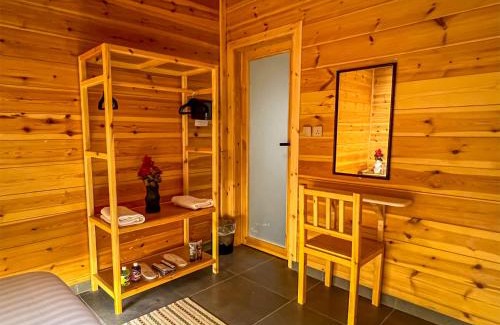 Dhahban Ski Chalet | أكواخ الخليج - Gulf Cottages