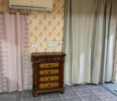Al Hili Apartment | العين الهيلي مصباح ب 5