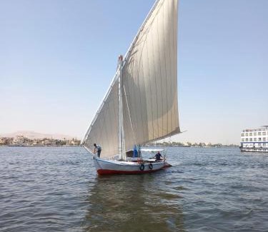 Nile River Luxor Boat Rental | جزيرة العوامية
