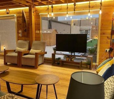 Al Riyadh Ski Chalet | شالية لوج الريفي