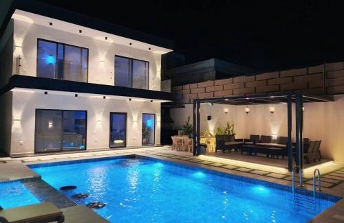 Al Rama Ski Chalet | شاليه فيلا تاج