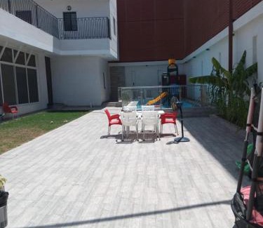 Al Kura Ski Chalet | شاليه واستراحة غريس الجديدة