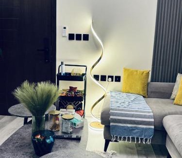 Hera Street Apartment | شقة مودرن