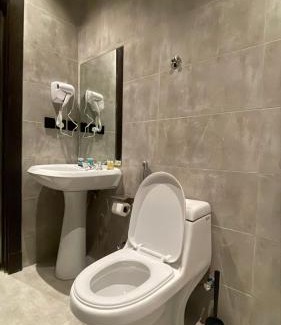 Ghirnatah Apartment | شقق ثري ستار للشقق المخدومة