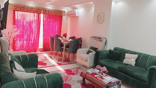 Old Cairo Apartment | شقه النيل