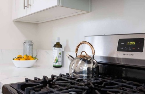Reseda House | ৎ୭Charming Gilmore in Resedaৎ୭ Fullyfurnished