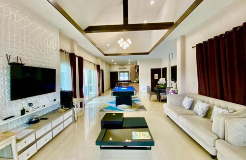 Huai Yai Villa | บ้านดุสิตพัทยาพลูวิลล่า