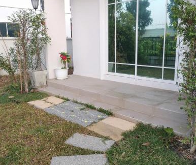 Khlong Song Ton Nun House | บ้านพักสุวรรณภูมิ​ แอร์​พอร์ต​ลิงค์​ลาดกระบัง