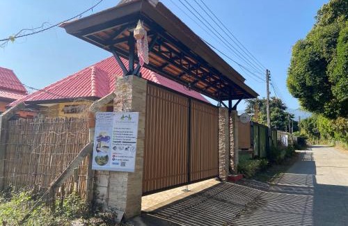 Mae Rim House | บ้านสวนแดงจินดา Baan Suan Dang Jinda