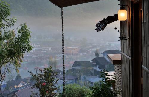 Mok Cham Pae House | เห็ดเหลือง Hedreung banrakthai homestay and camping