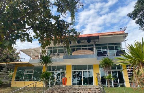 Mae Mo Hotel | แอนฟาร์มรีสอร์ทแอนด์คาเฟ่