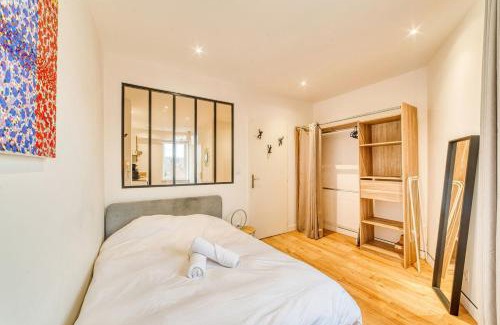 La Demi - Lune Apartment | ღ Victor Hugo - 1ch - Central - Lyon & Gare Tassin