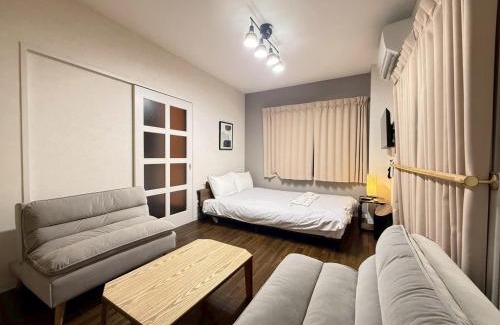 Kamiikebukuro Apartment | コーポ岡崎302