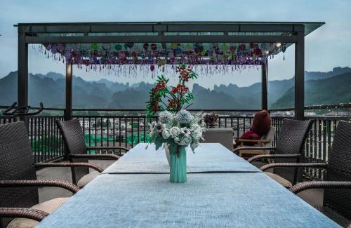 Wulingyuan House | 一树一花客栈眷恋店