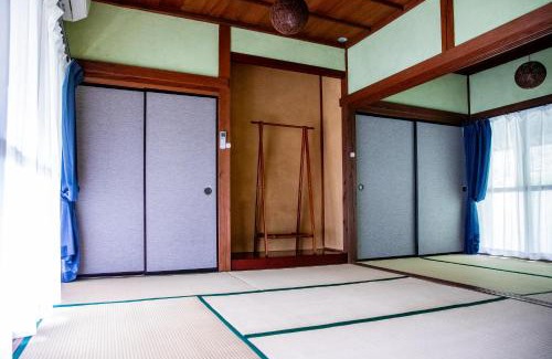 Motoyama-cho Apartment | 一軒宿さめうら 最大8名宿泊 ペット可 一棟貸切