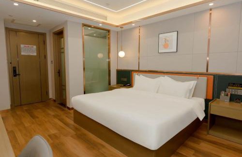 Urumqi City Centre Hotel | 万信至格酒店乌鲁木齐机场德港万达店