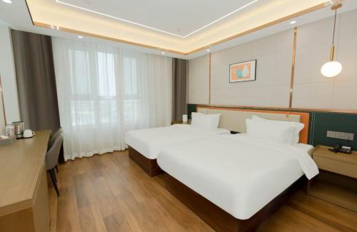 Urumqi City Centre Hotel | 万信至格酒店乌鲁木齐机场德港万达店