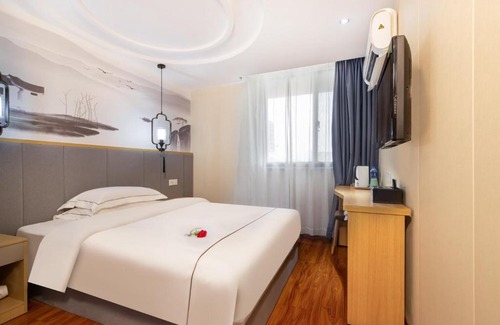 Suzhou Old Town Hotel | 万家灯火酒店苏州观前街平江路店