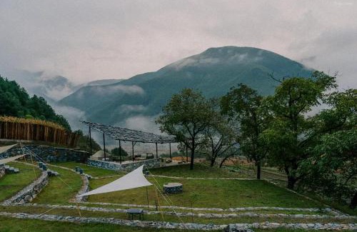 Weixi Lisu Autonomous County Cabin | 云雨田半山民宿