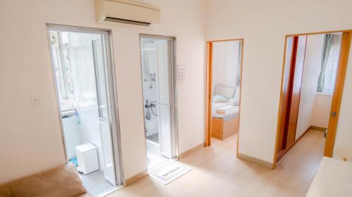 King's Park Apartment | 亞朵清雅公寓2房1廰 有4床 油麻地地鐵口一分鐘 香港主街道 彌敦道正街