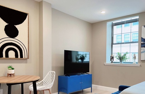 Logan Square Apartment | 仙粉黛 | Zinfandel Studio at City Hall