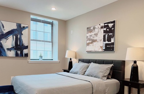 Logan Square Apartment | 仙粉黛 | Zinfandel Studio at City Hall