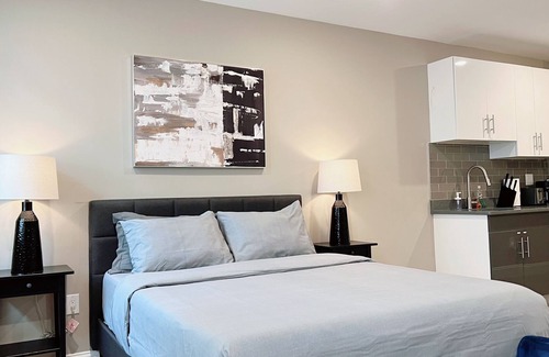 Logan Square Apartment | 仙粉黛 | Zinfandel Studio at City Hall