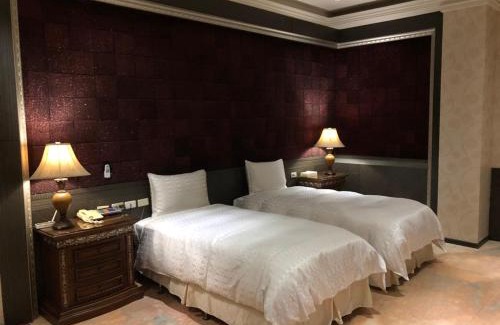 West District Hotel | 嘉義永鎮御花園汽車旅館