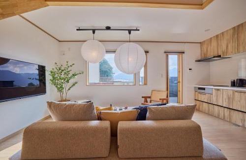 Azagawa Villa | 富士暁月湖凪Konagi