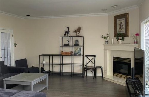 Steveston House | 小七旅馆