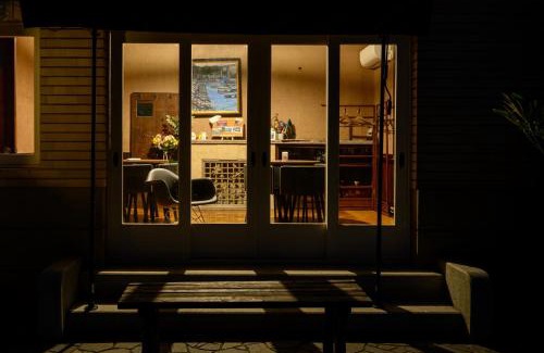 Onomichi Villa | 尾道の家 Onomichi House - 千光寺の麓 時を超える映画のワンシーンへ - Supported by COCOSTAY