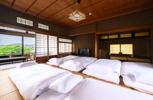 Onomichi Villa | 尾道の家 Onomichi House - 千光寺の麓 時を超える映画のワンシーンへ - Supported by COCOSTAY