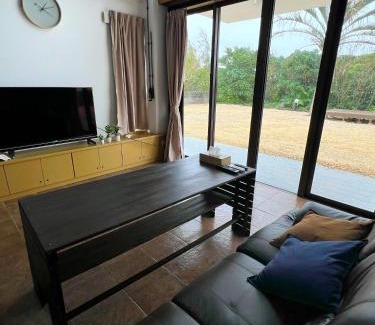 Taketomi-jima Taketomi-cho Apartment | 川平湾から車で10分シアター付きシークレットシーサー