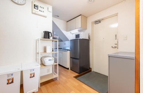 Sasazuka Apartment | 東真ビル3f