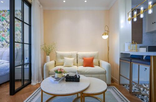 Shanghai Apartment | 梧舍壹号 外滩百年公寓B&B -Riverside Grace Suites on the bund and metro station