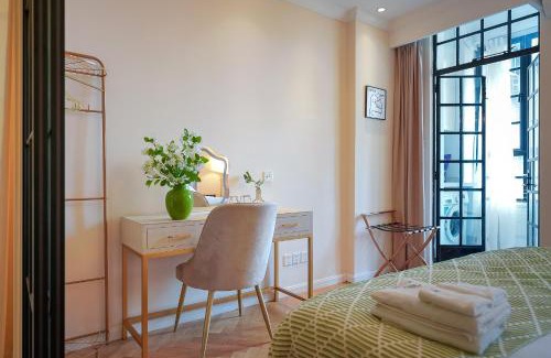 Shanghai Apartment | 梧舍壹号 外滩百年公寓B&B -Riverside Grace Suites on the bund and metro station