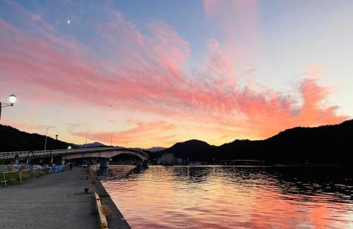 Tsuwano-cho Apartment | 泊まれるカフェ龍さん家