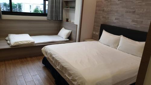 Wujie House | 渡小夜電梯民宿 Yilannight B&B