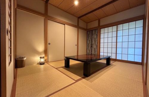 Ito Villa | 温泉付き 自然に囲まれながら別荘生活を満喫 1棟貸切 湖畔 バーベキュー 長期滞在 ファミーユ伊豆の瞳