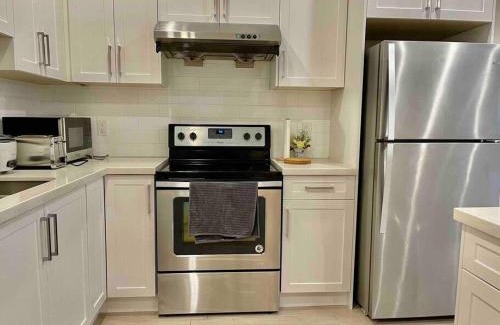 Dunbar Apartment | 温西民宿 Vancouver West Quiet Home