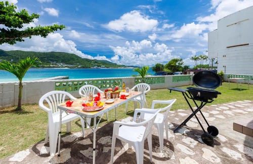 Motobu House | 瀬底島 目の前がビーチ BBQ可能 広いお庭付きの宿泊施設 瀬底ありがとうハウス