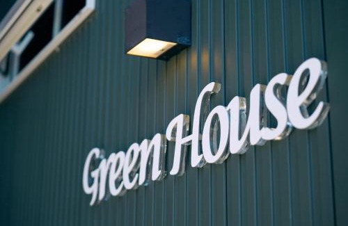 Shirahama House | 無料天然ファミリー温泉と専用炭火BBQスペース付貸切別荘 Green House