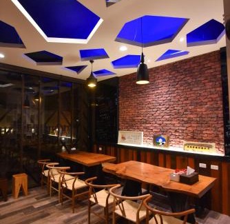 Luodong Bed & Breakfast | 羅東以馬內利電梯民宿 近羅東及清溝夜市