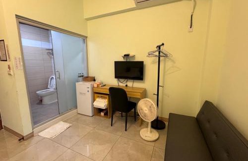 Qieding District House | 興達港民宿Xingda Port Homestay