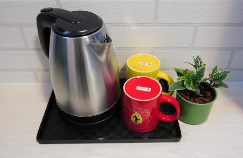 Hualien City Centre House | 花蓮包棟彩色窩民宿 溜滑梯 烤肉唱歌 電動麻將 近東大門